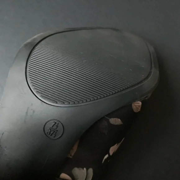 Floral High heels Le Chateau shoes - Picture 5 of 5